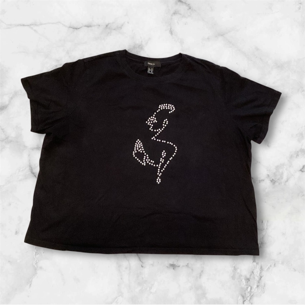 Forever 21+ Black Graphic T-Shirt with Pearls Design. Size 3X